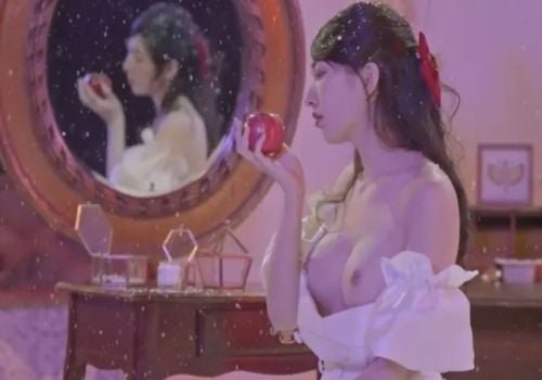 Một đêm với nàng Bạch Tuyết quyến rũ